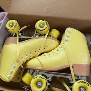 C7 Roller Skates